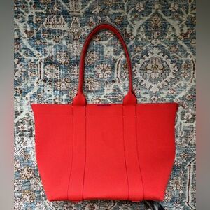 Rothy’s Bright Poppy Essential zippered Tote